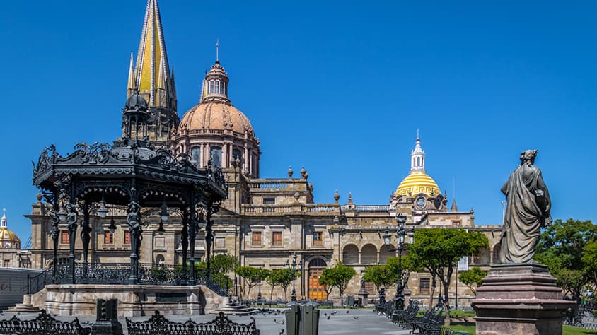 BELLEZAS COLONIALES Y CDMX DE FIESTA